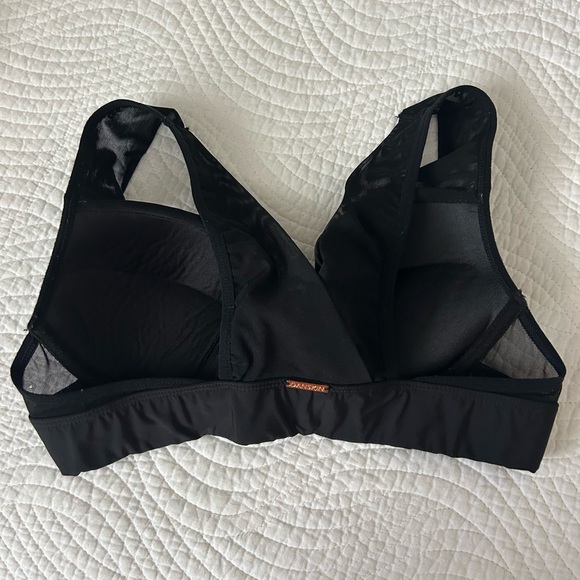 Danskin • Mesh Racerback Front Clasp Bra - Picture 4 of 4